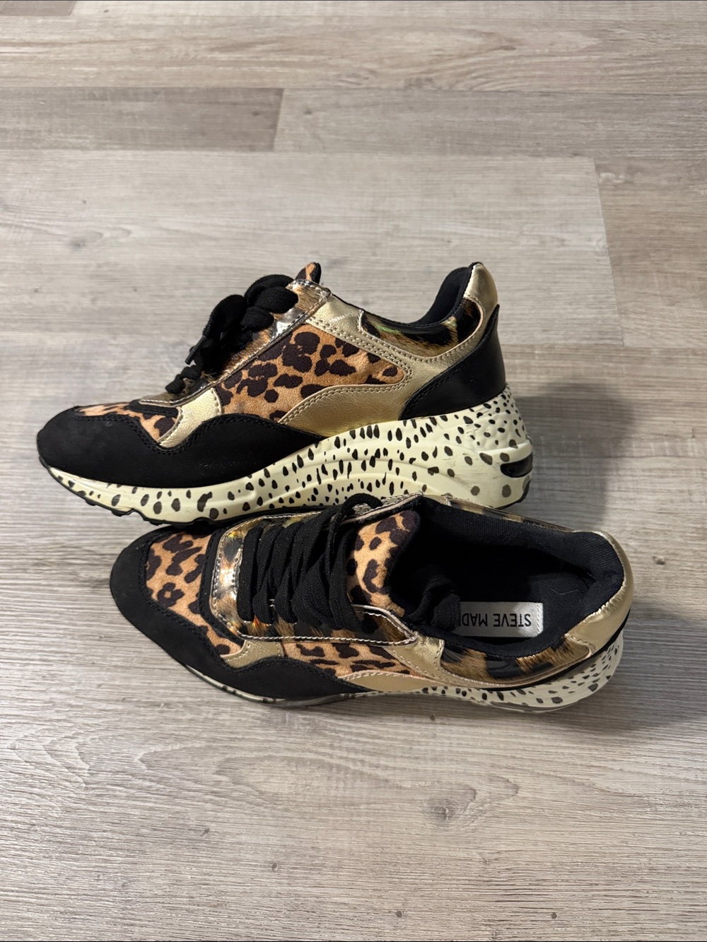 Women’s Steve Madden sneakers